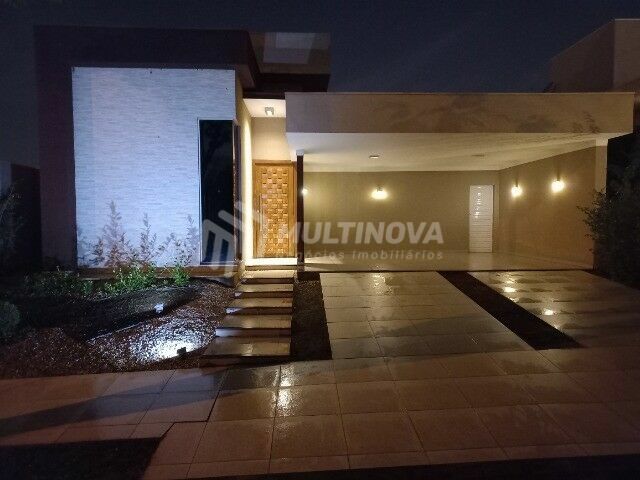 Casa de Condomínio com 3 quartos à venda, 219m² — foto 1 de 20