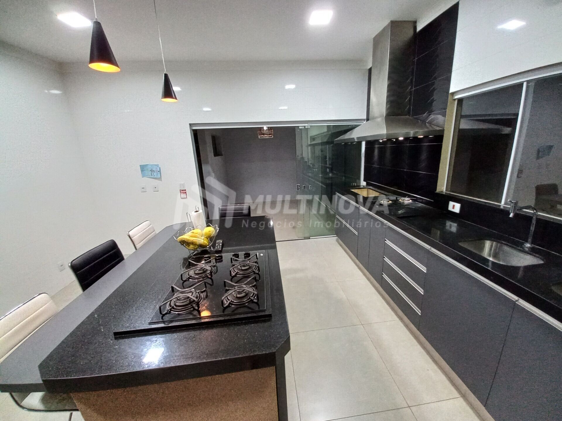 Casa de Condomínio com 3 quartos à venda, 219m² — foto 10 de 20