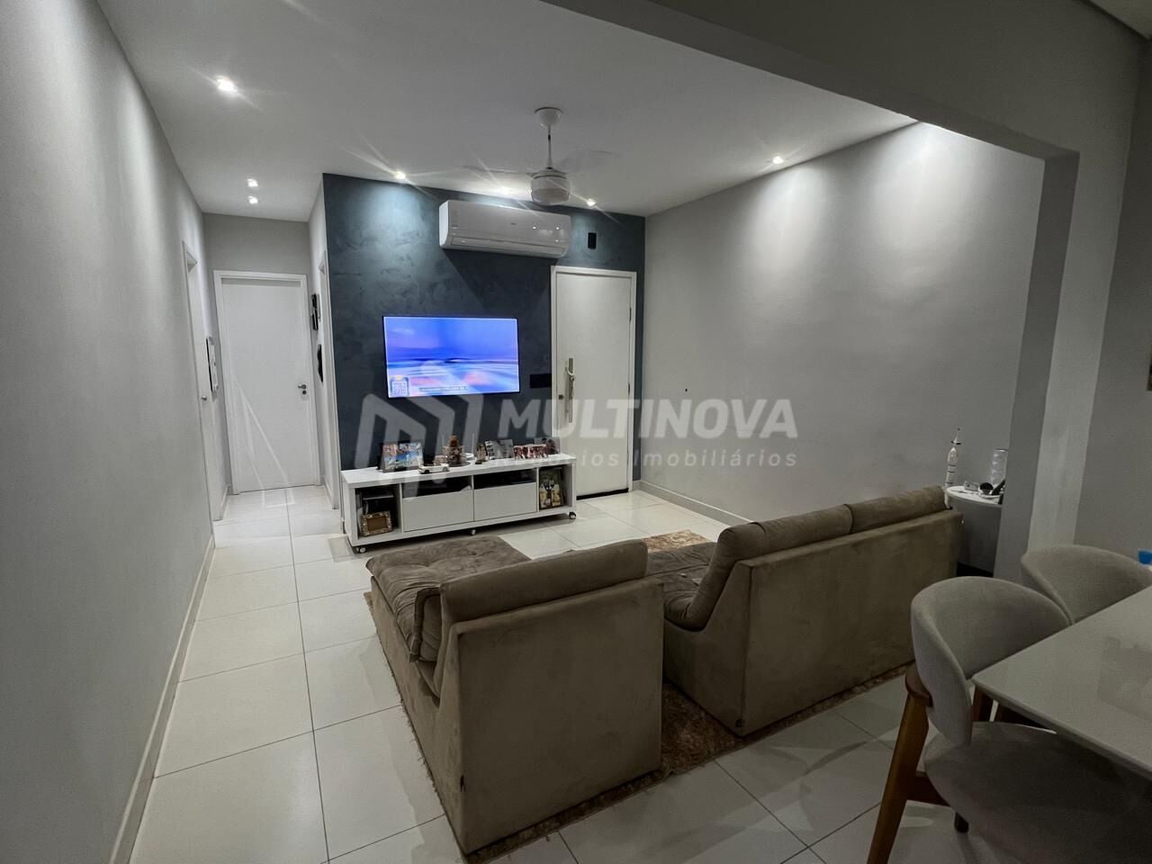 Casa de Condomínio com 2 quartos à venda, 105m² — foto 2 de 10