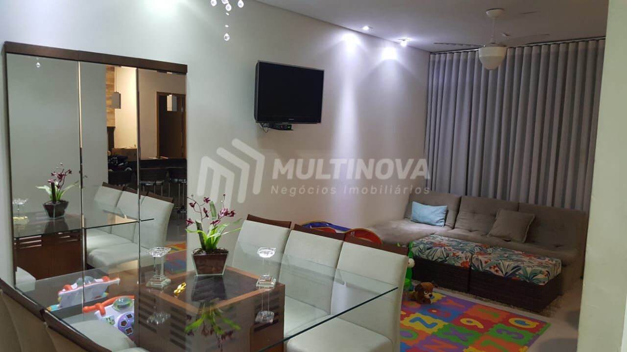 Casa de Condomínio com 2 quartos à venda, 105m² — foto 4 de 10