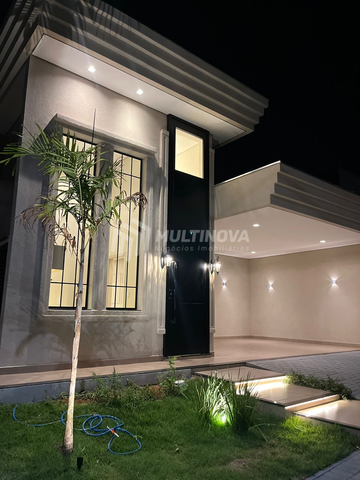 Casa de Condomínio com 3 quartos à venda, 162m² — foto 1 de 7