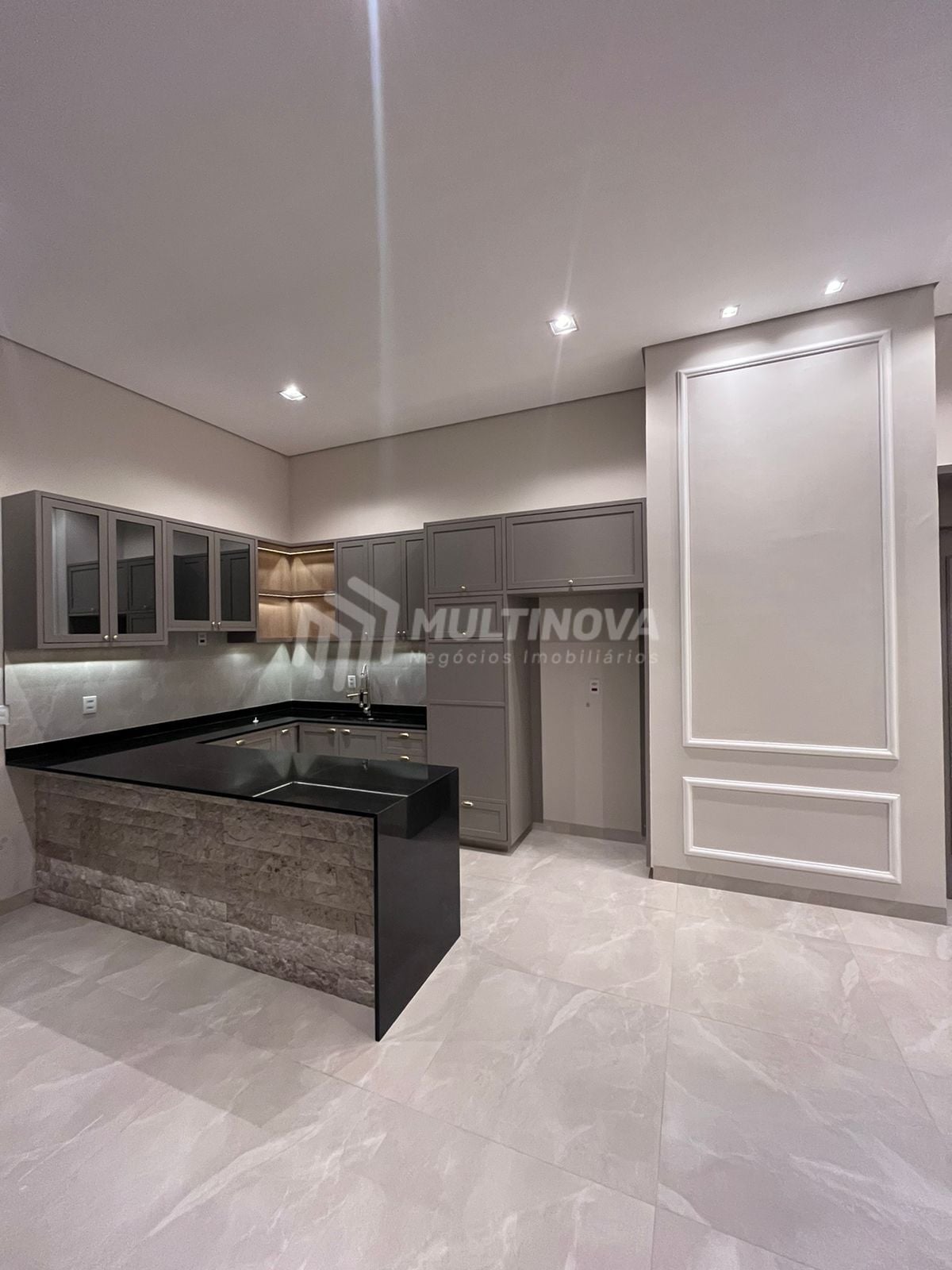 Casa de Condomínio com 3 quartos à venda, 162m² — foto 2 de 7