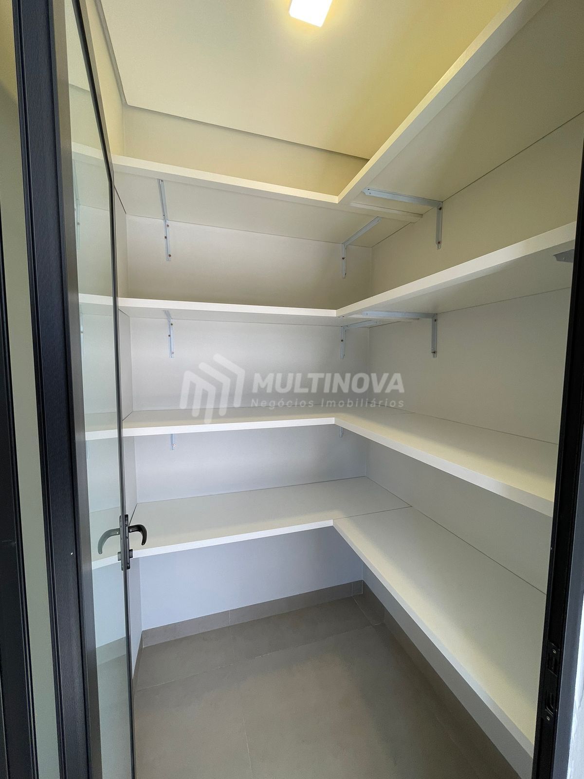 Casa de Condomínio com 3 quartos à venda, 223m² — foto 6 de 36