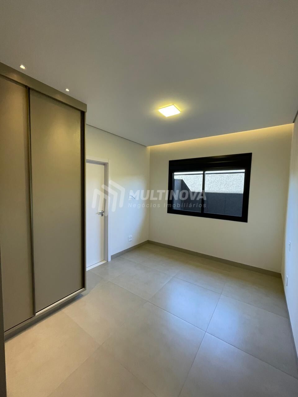 Casa de Condomínio com 3 quartos à venda, 223m² — foto 30 de 36