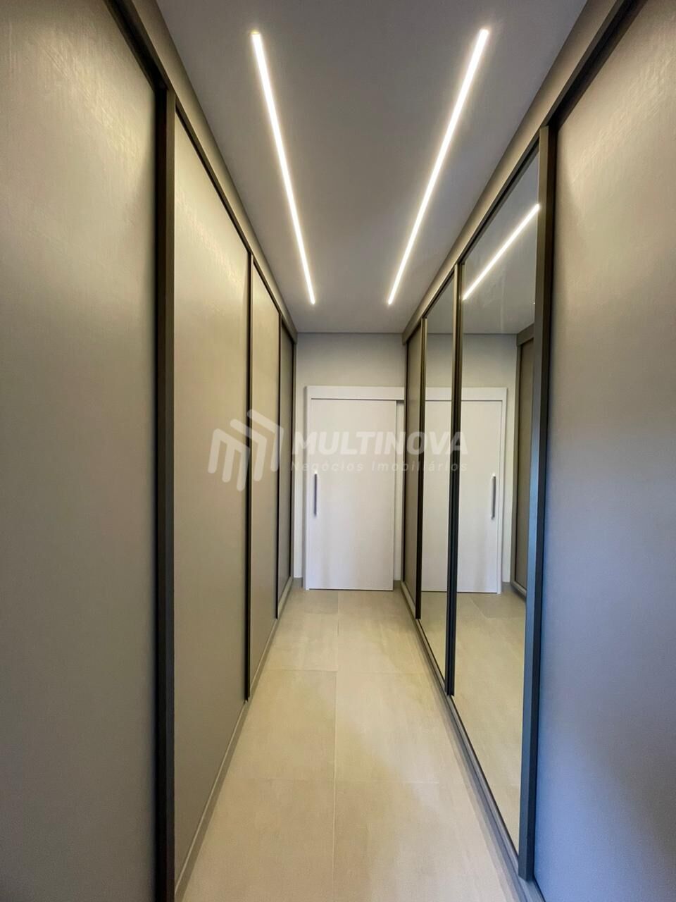 Casa de Condomínio com 3 quartos à venda, 223m² — foto 23 de 36