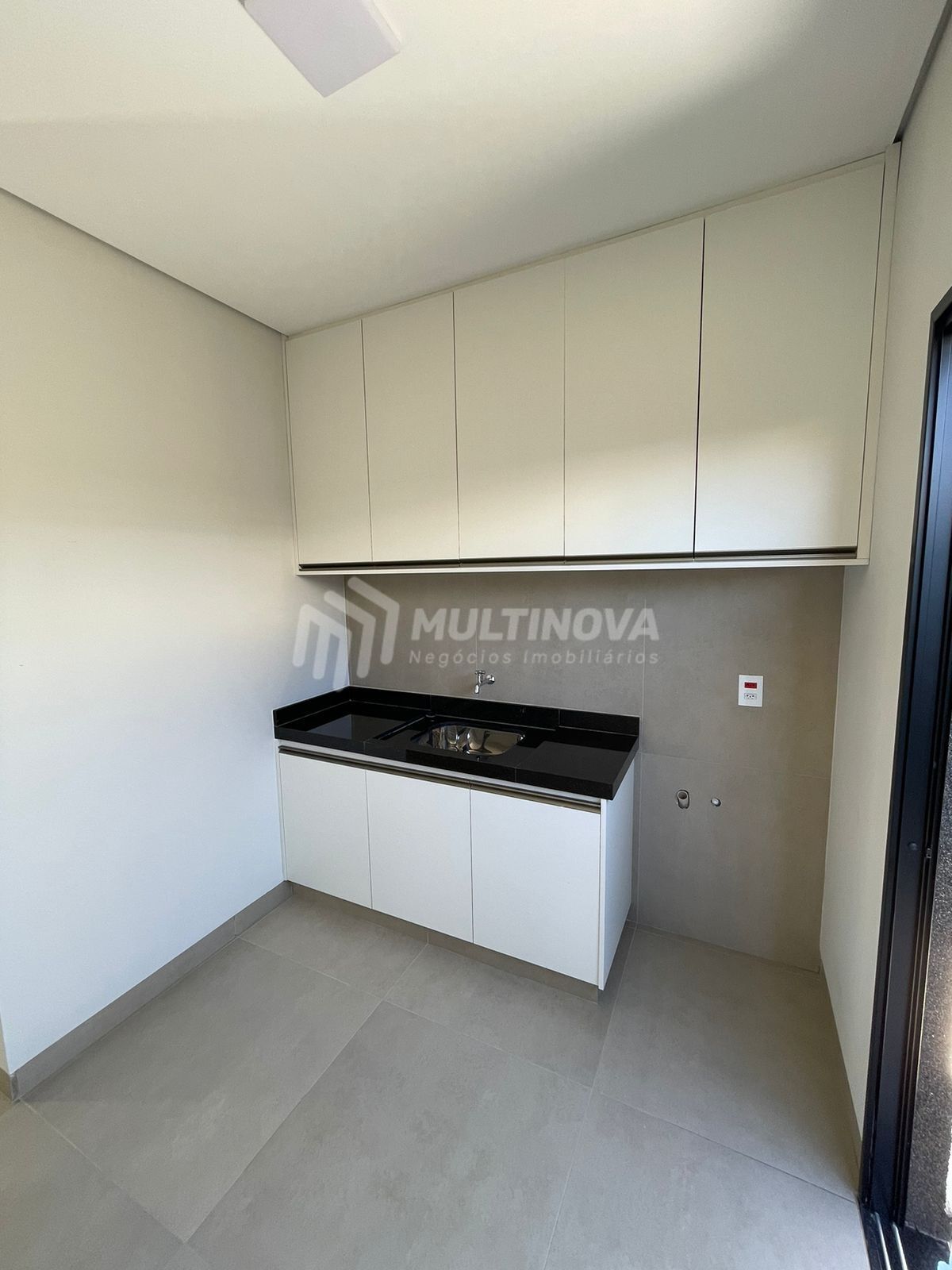 Casa de Condomínio com 3 quartos à venda, 223m² — foto 5 de 36