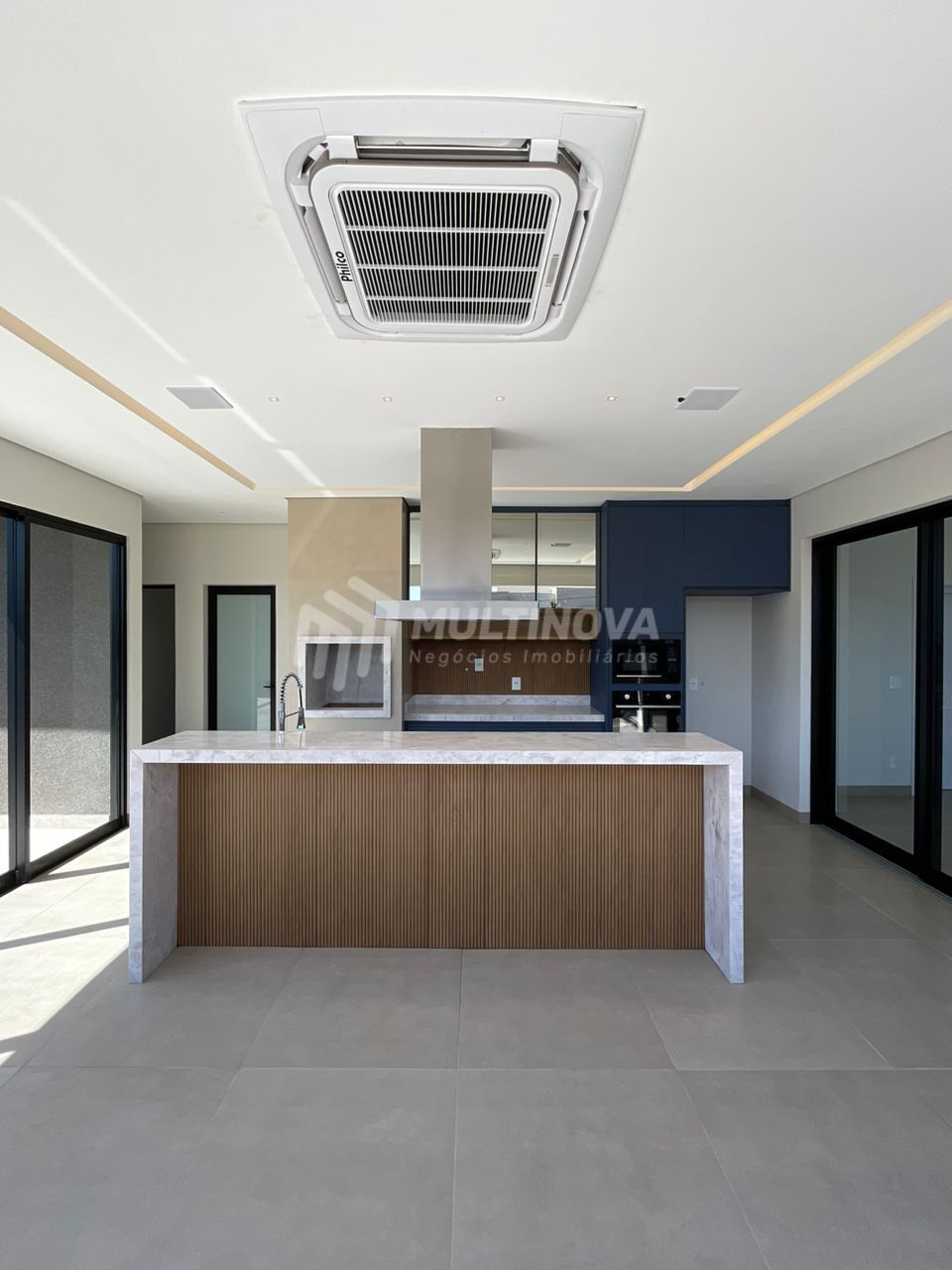Casa de Condomínio com 3 quartos à venda, 223m² — foto 10 de 36