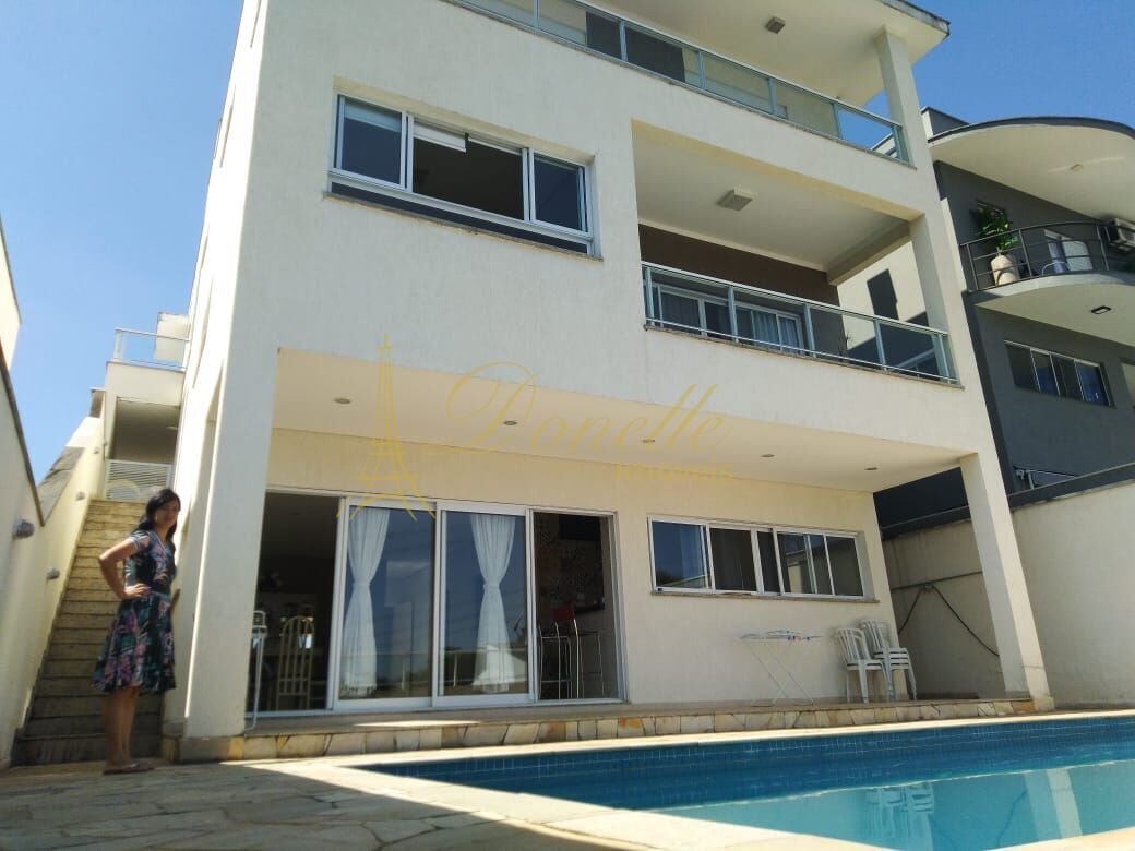 Casa, 4 quartos, 372 m² - Foto 1