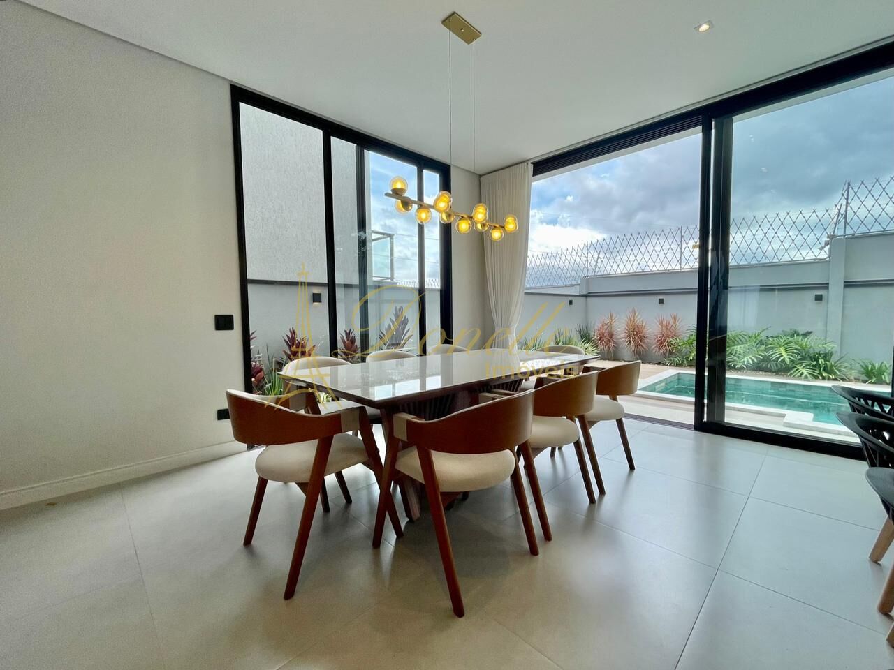 Casa, 3 quartos, 230 m² - Foto 1