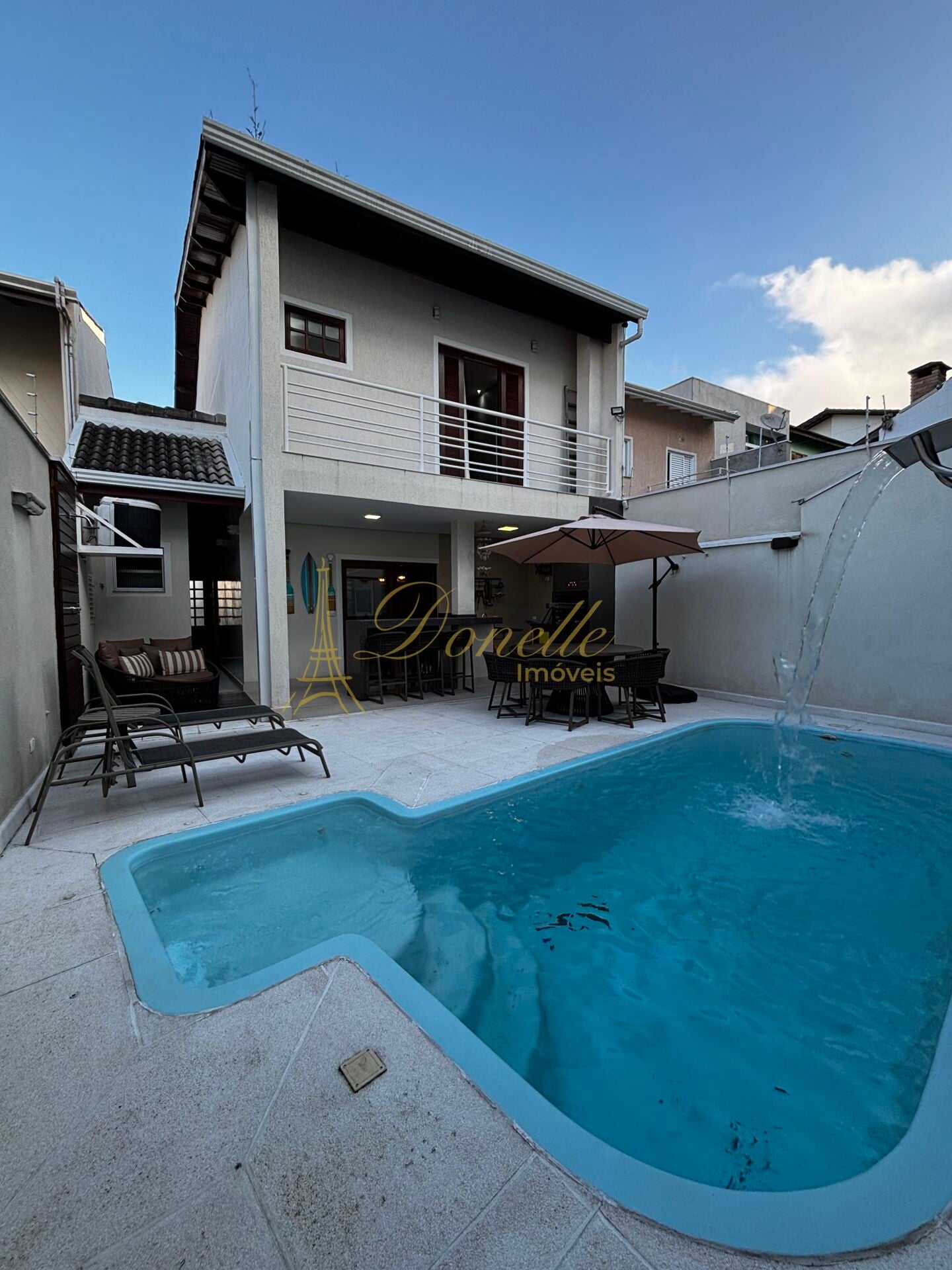 Casa, 3 quartos, 255 m² - Foto 1