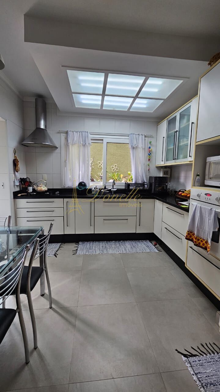 Casa, 4 quartos, 260 m² - Foto 19