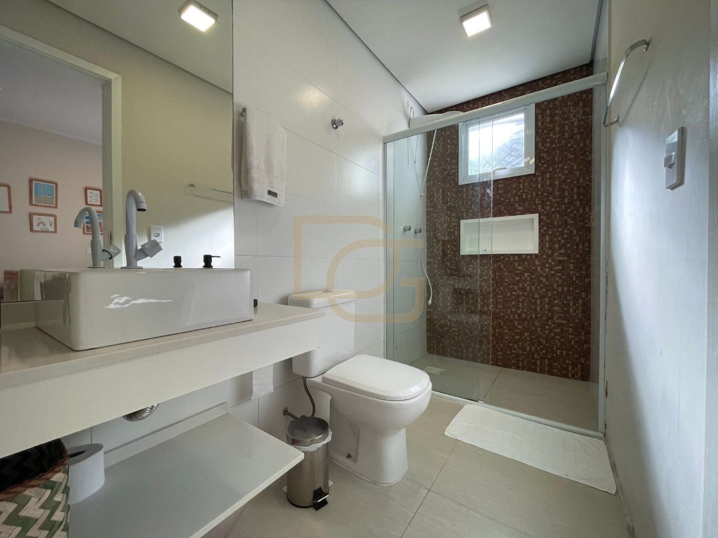 Casa, 4 quartos, 240 m² - Foto 39