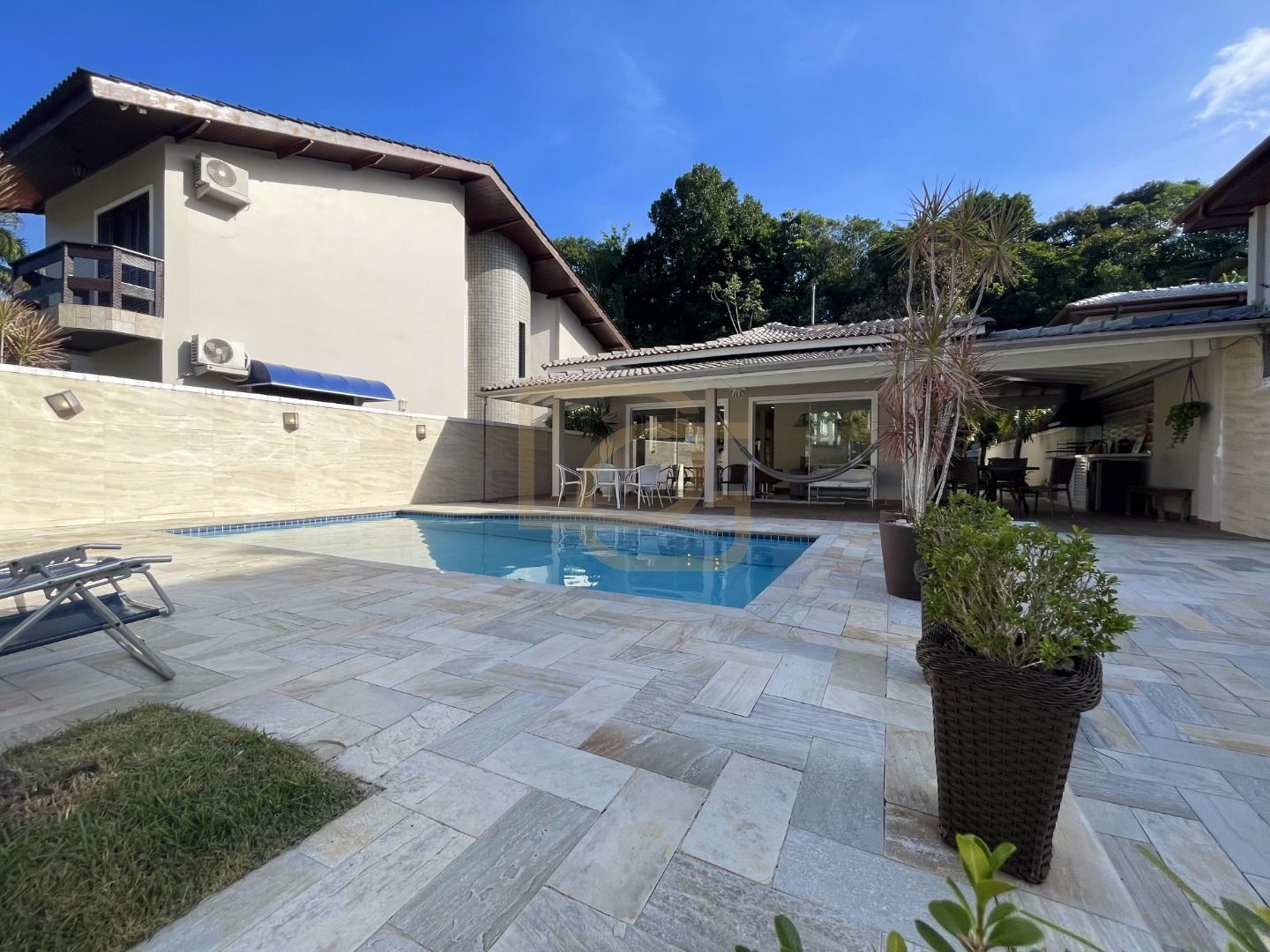 Casa, 4 quartos, 240 m² - Foto 8