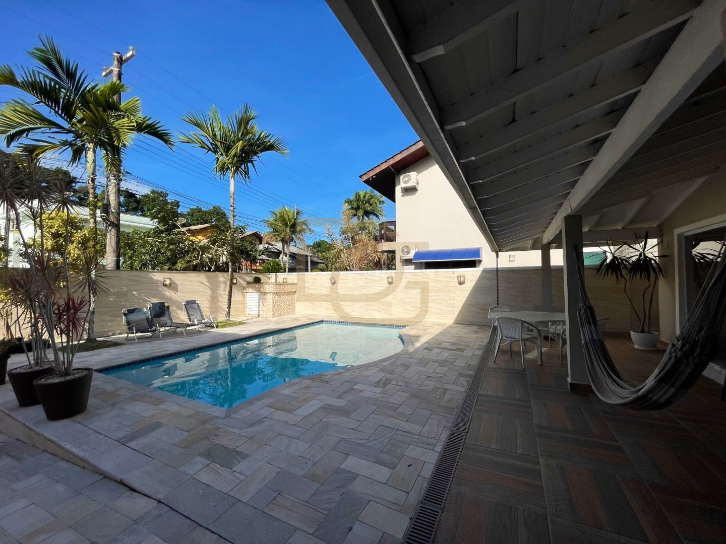 Casa, 4 quartos, 240 m² - Foto 9
