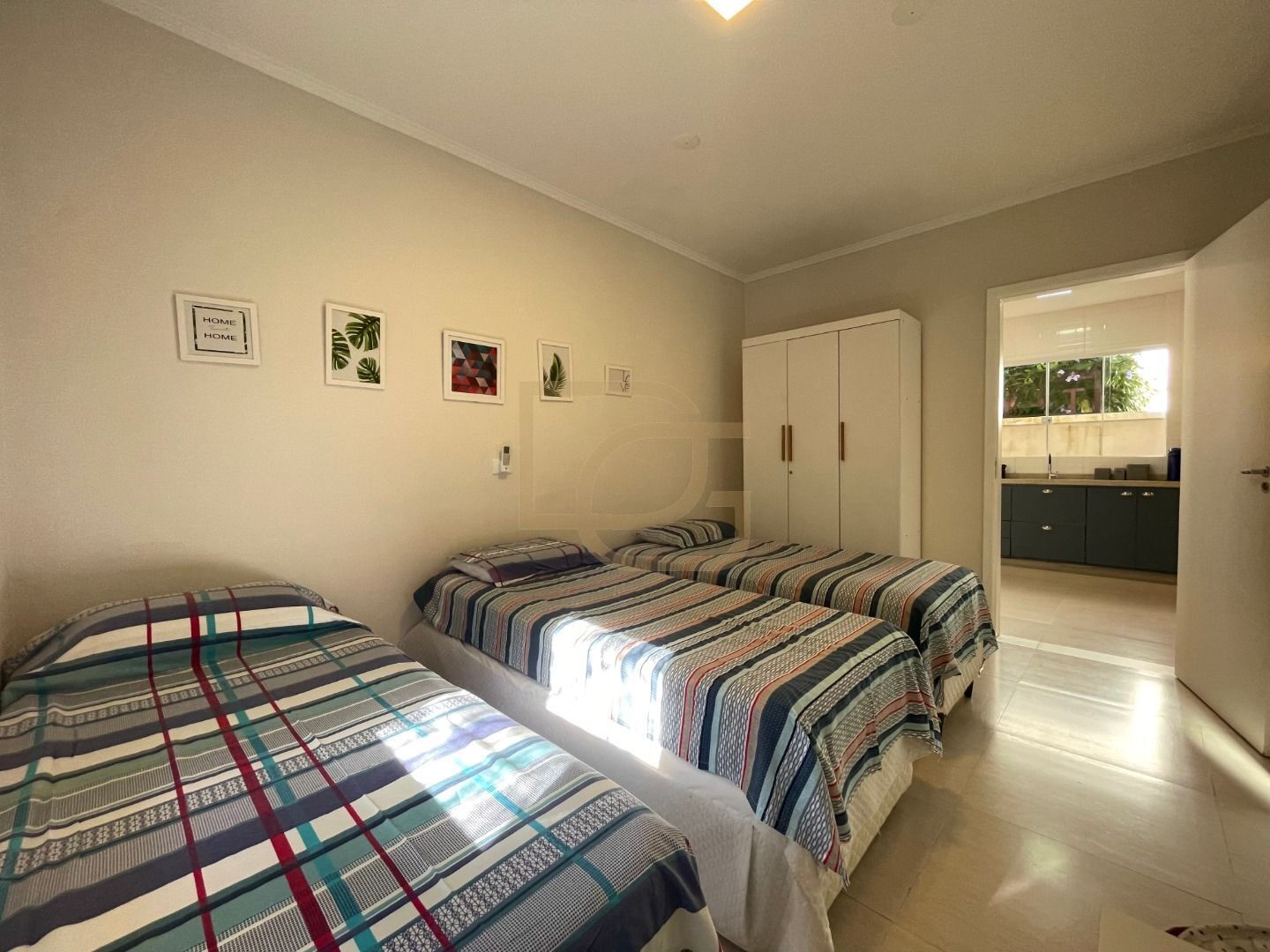 Casa, 4 quartos, 240 m² - Foto 35