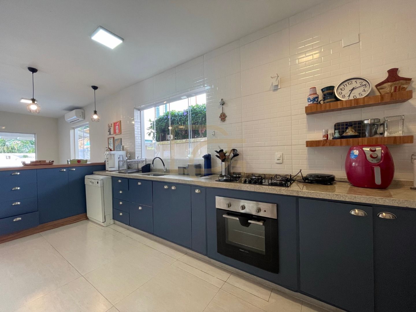 Casa, 4 quartos, 240 m² - Foto 29