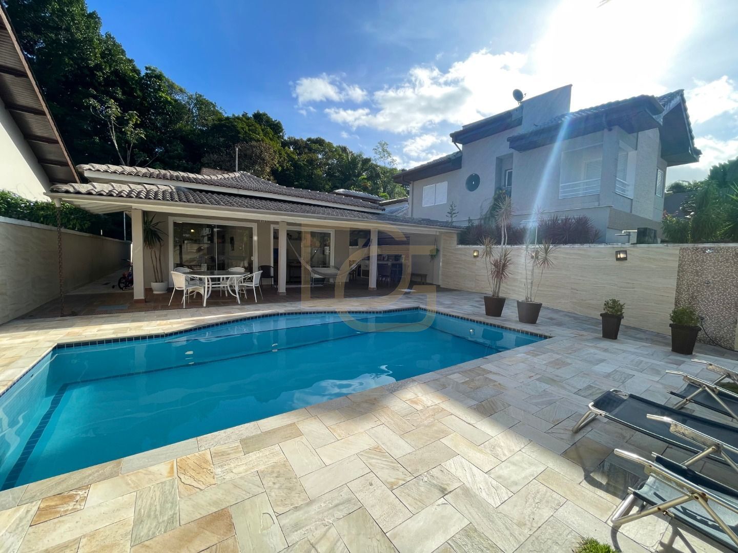 Casa, 4 quartos, 240 m² - Foto 4
