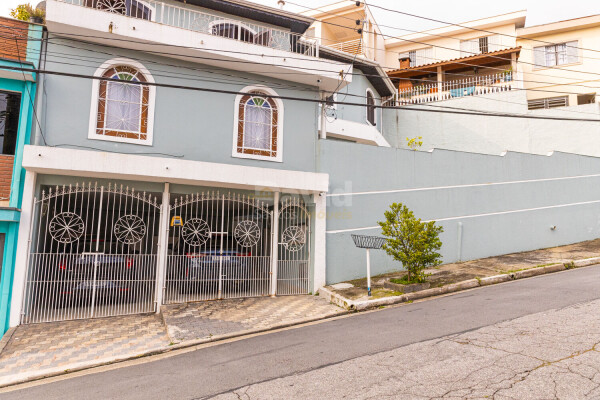 Casa à venda no bairro Jardim Regina em São Paulo/SP