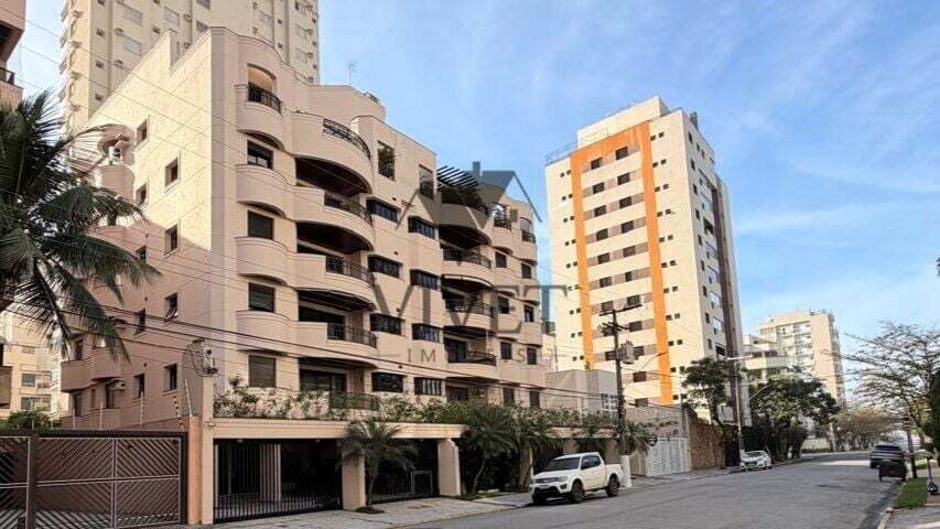 Apartamento, 3 quartos, 140 m² - Foto 1