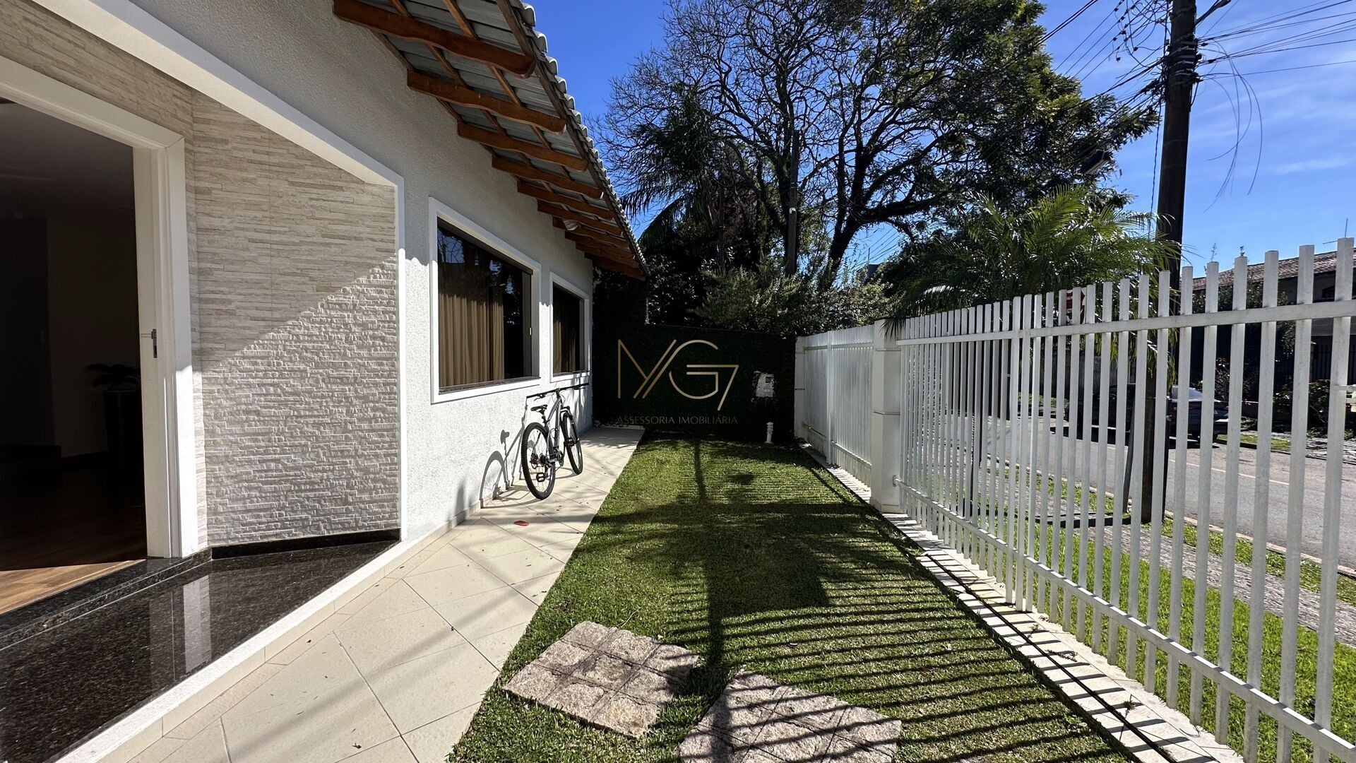 Casa, 4 quartos, 266 m² - Foto 2