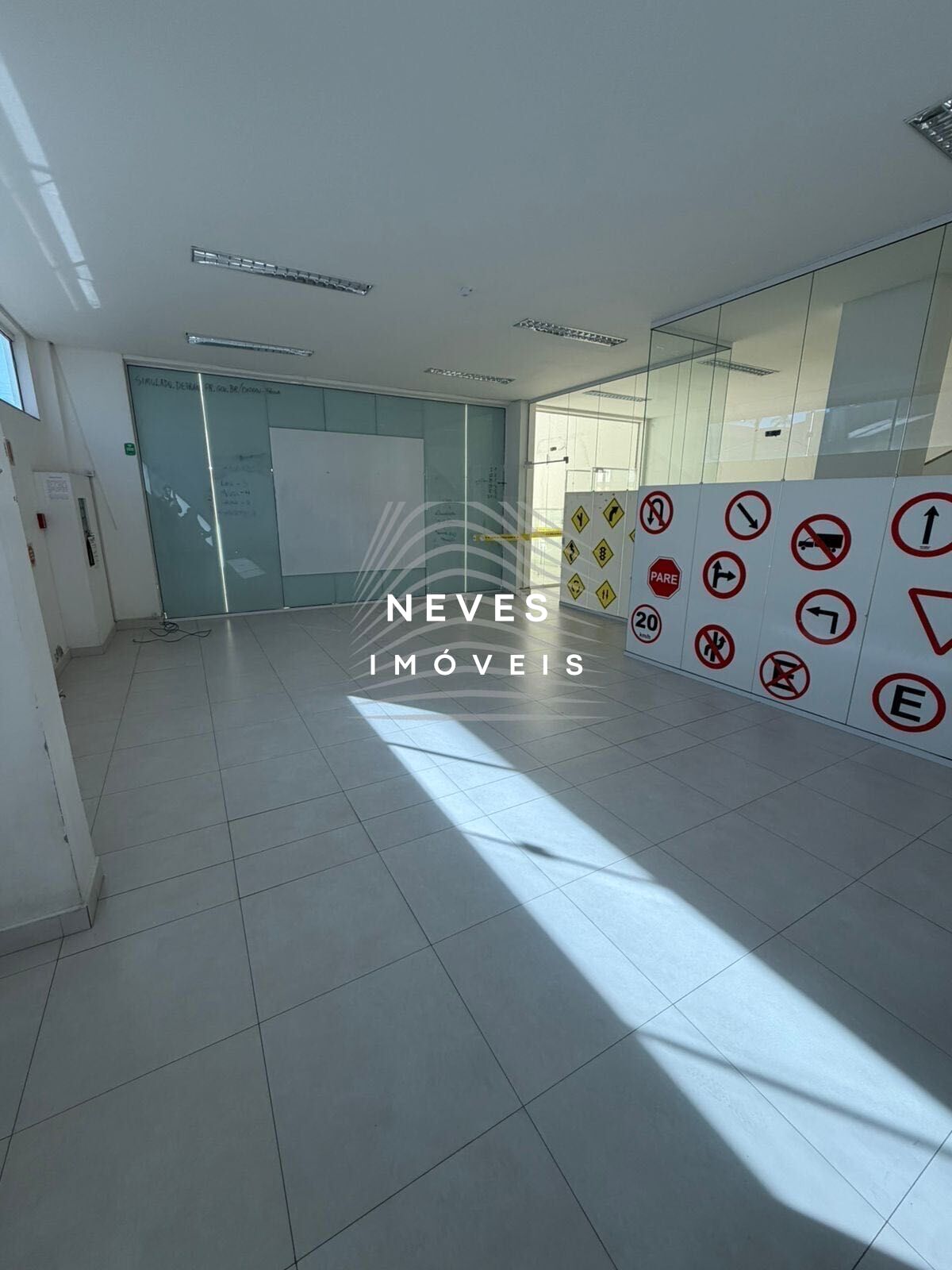 Sala-Conjunto, 300 m² - Foto 2