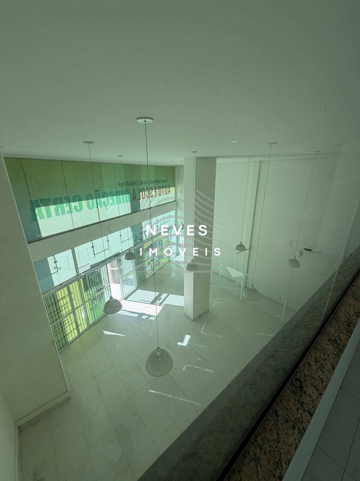Sala-Conjunto, 300 m² - Foto 1