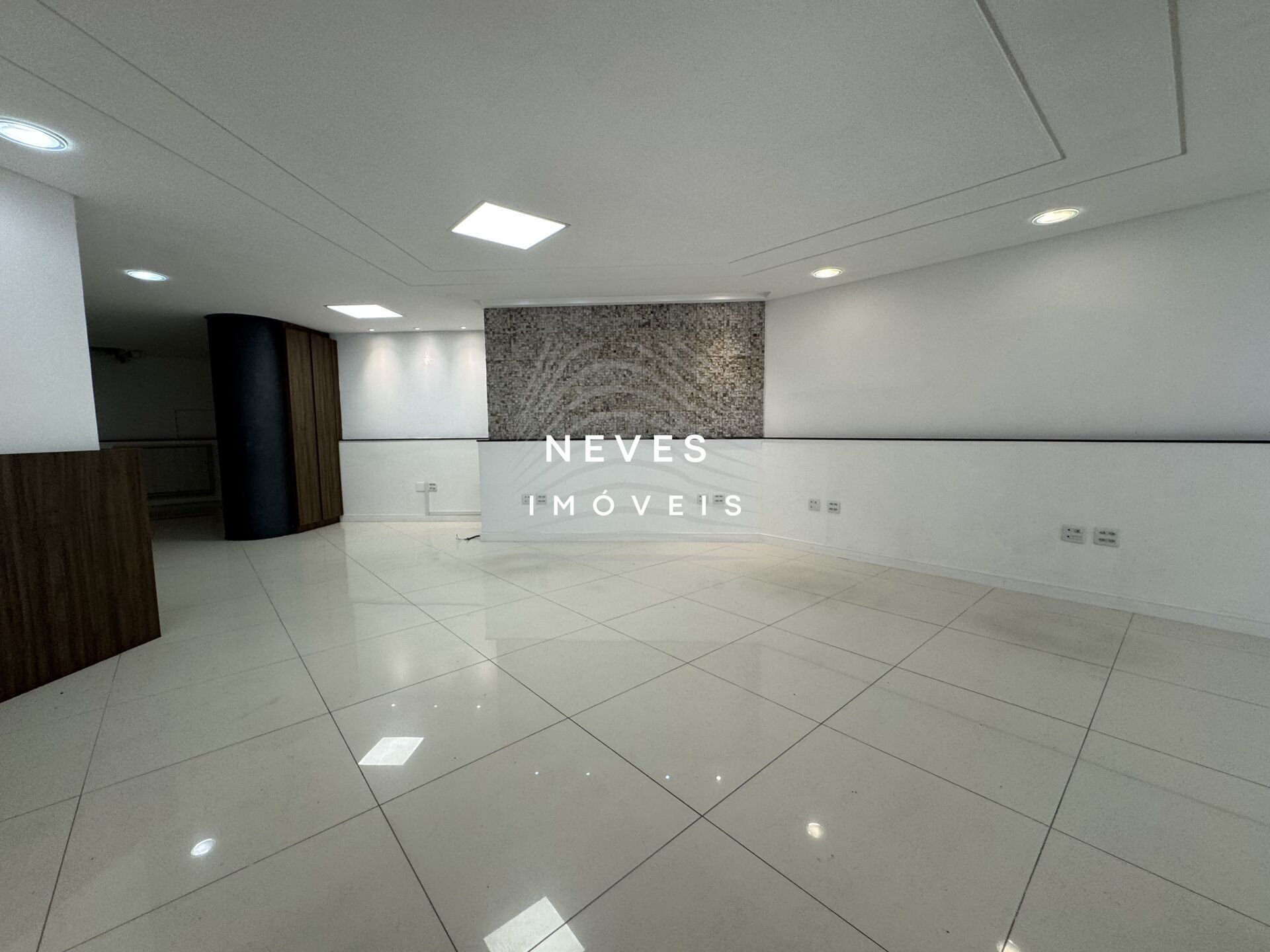 Sala-Conjunto, 220 m² - Foto 1