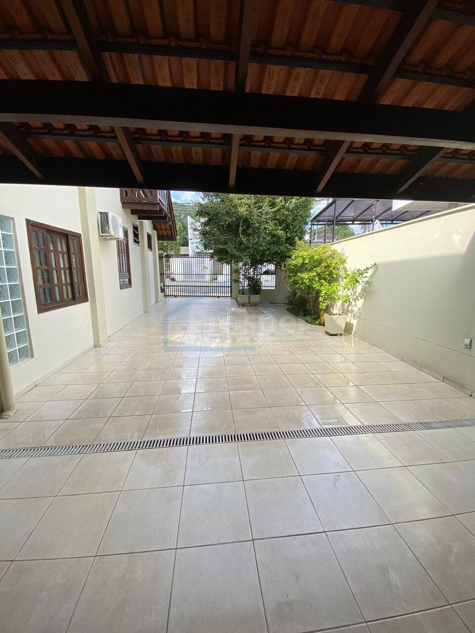 Sobrado de 3 quartos, 265m² no bairro Saguaçu, em Joinville | Eu Corretor