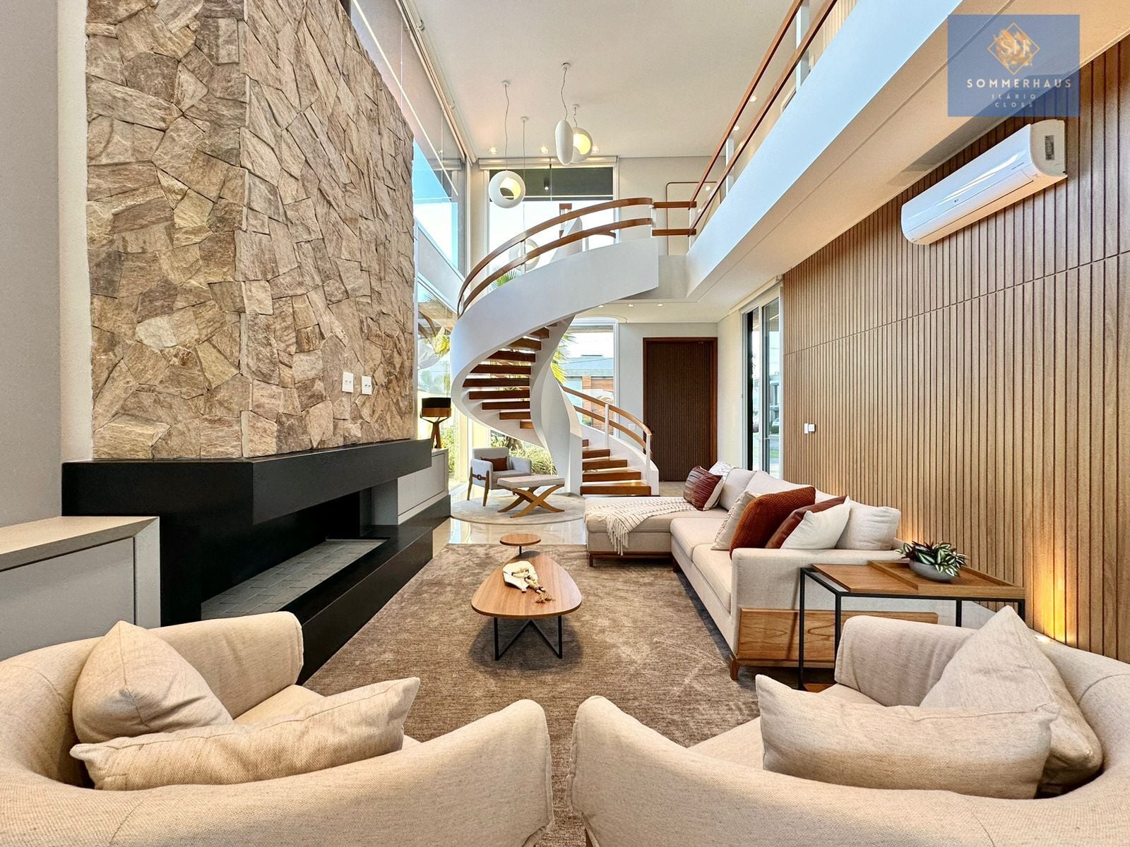 Casa, 5 quartos, 320 m² - Foto 1