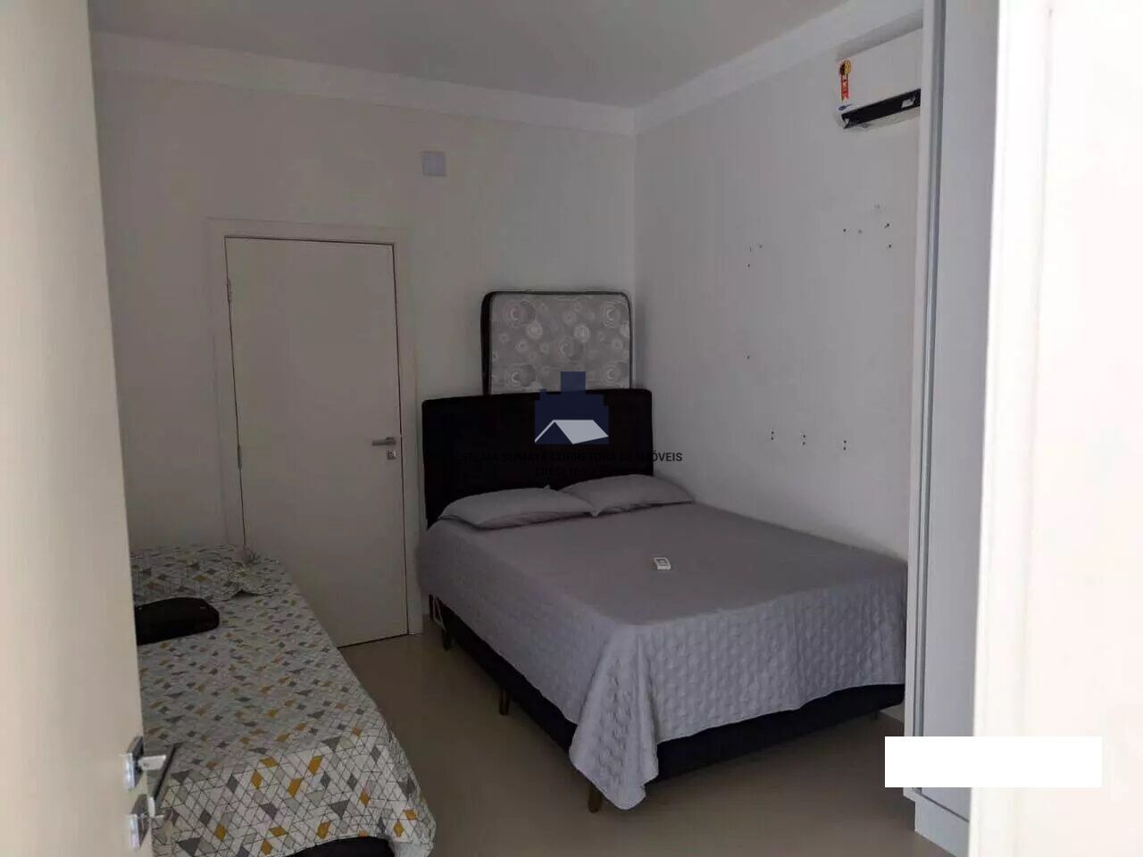 Casa de Condomínio com 3 quartos à venda, 240m² — foto 16 de 20