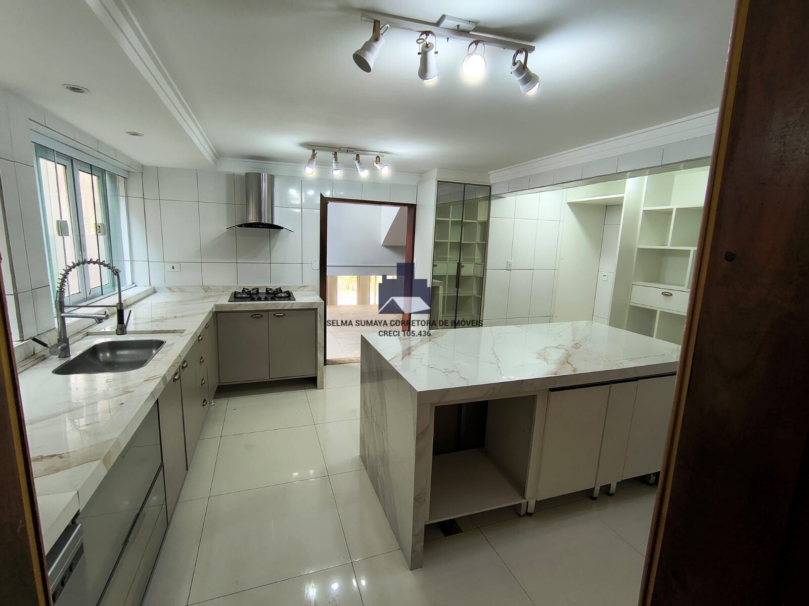 Casa de Condomínio com 3 quartos à venda, 500m² — foto 5 de 45