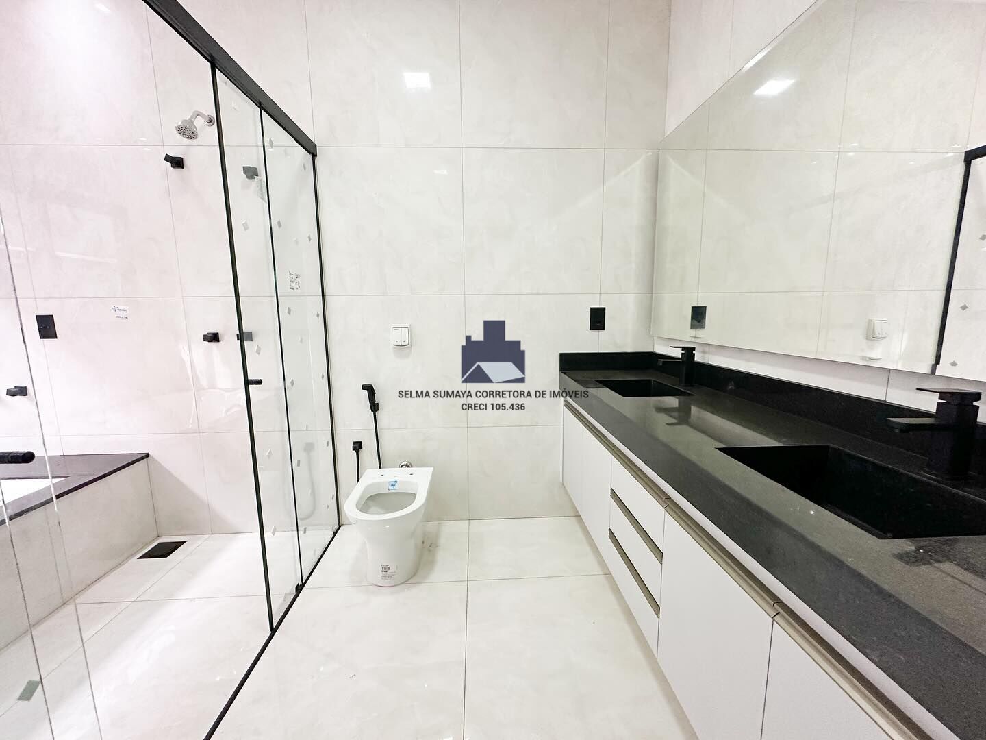Casa de Condomínio com 3 quartos à venda, 240m² — foto 15 de 20
