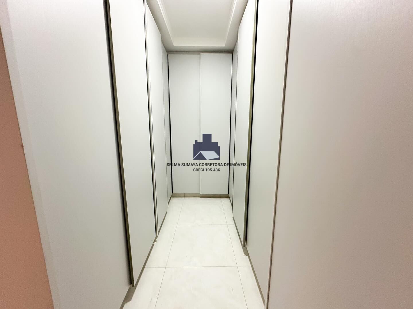 Casa de Condomínio com 3 quartos à venda, 240m² — foto 17 de 20