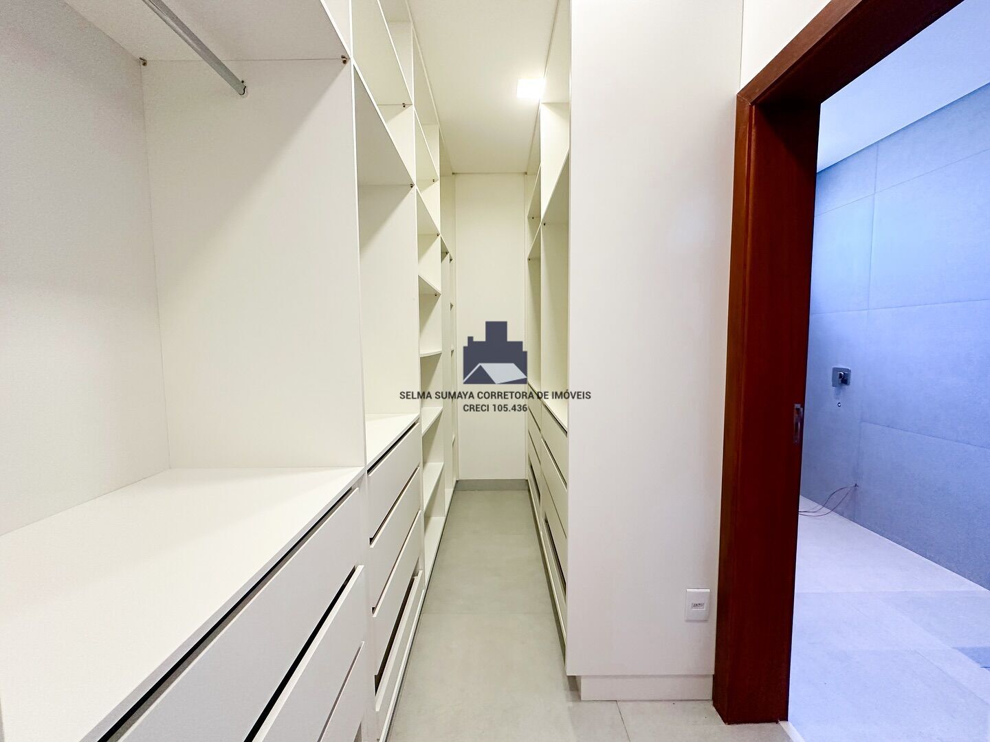 Casa de Condomínio com 3 quartos à venda, 225m² — foto 8 de 10