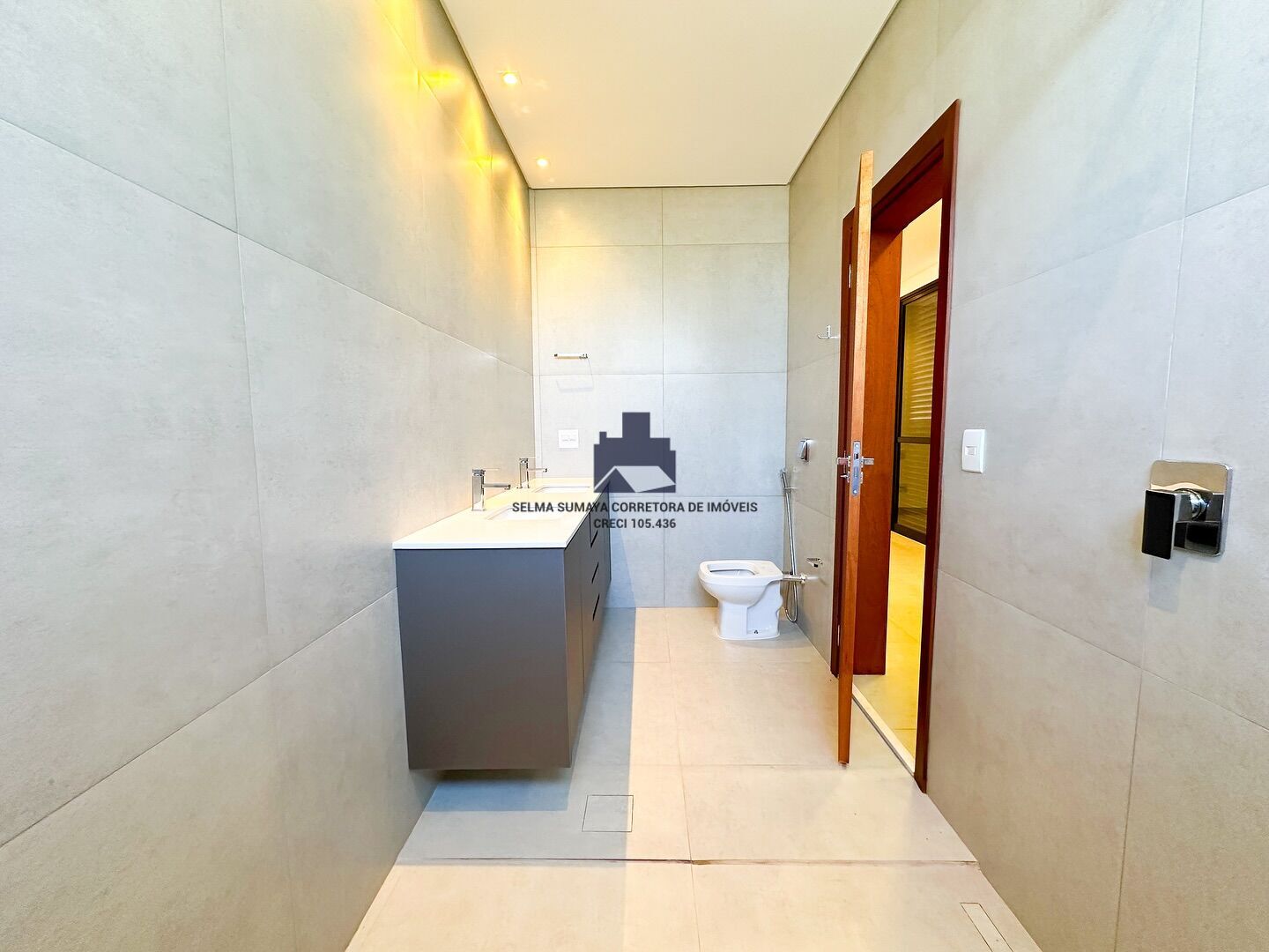 Casa de Condomínio com 3 quartos à venda, 225m² — foto 10 de 10
