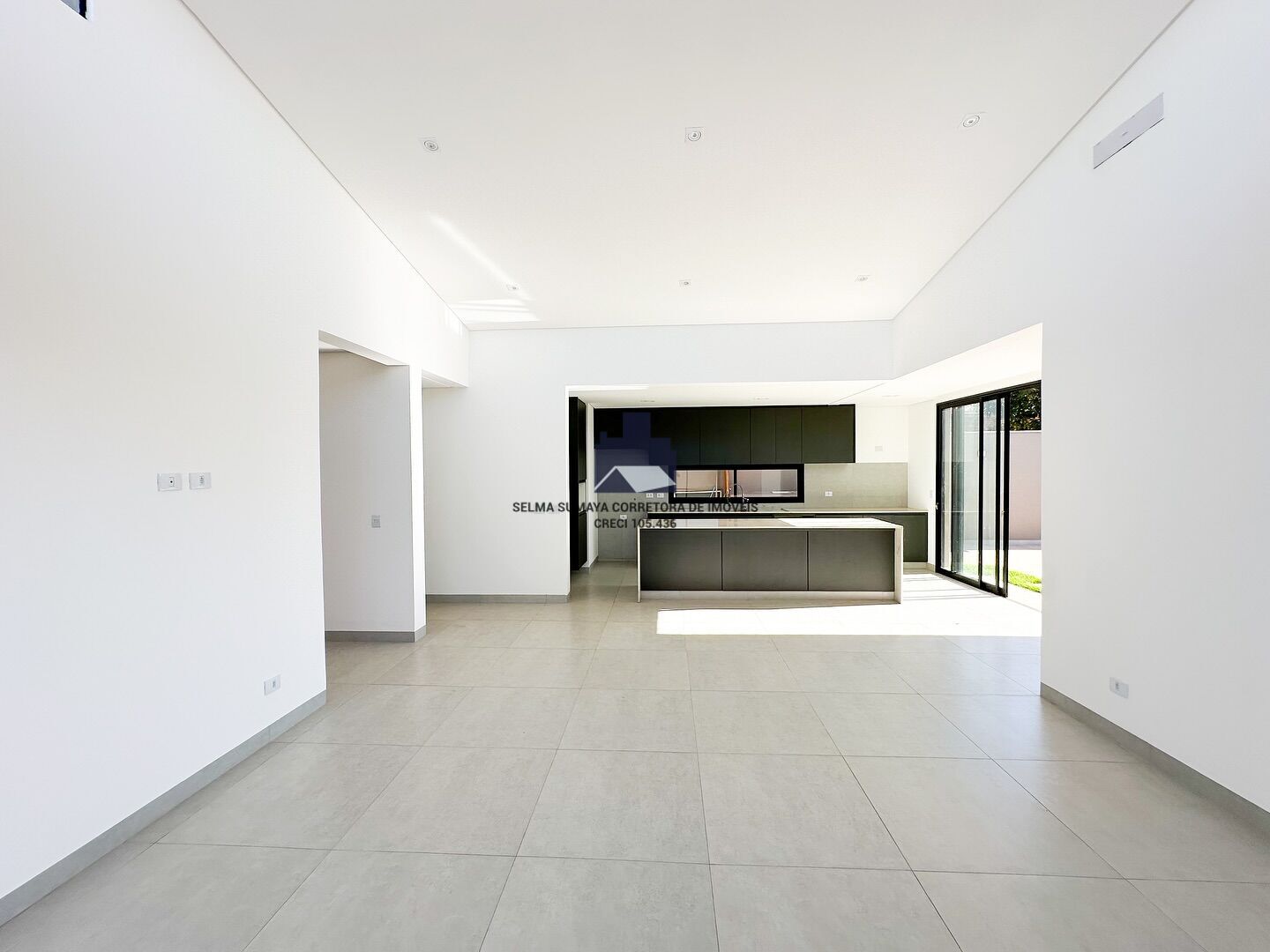 Casa de Condomínio com 3 quartos à venda, 225m² — foto 6 de 10