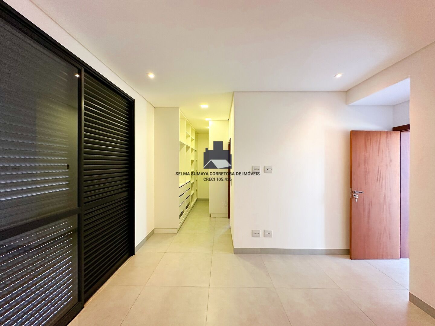Casa de Condomínio com 3 quartos à venda, 225m² — foto 4 de 10