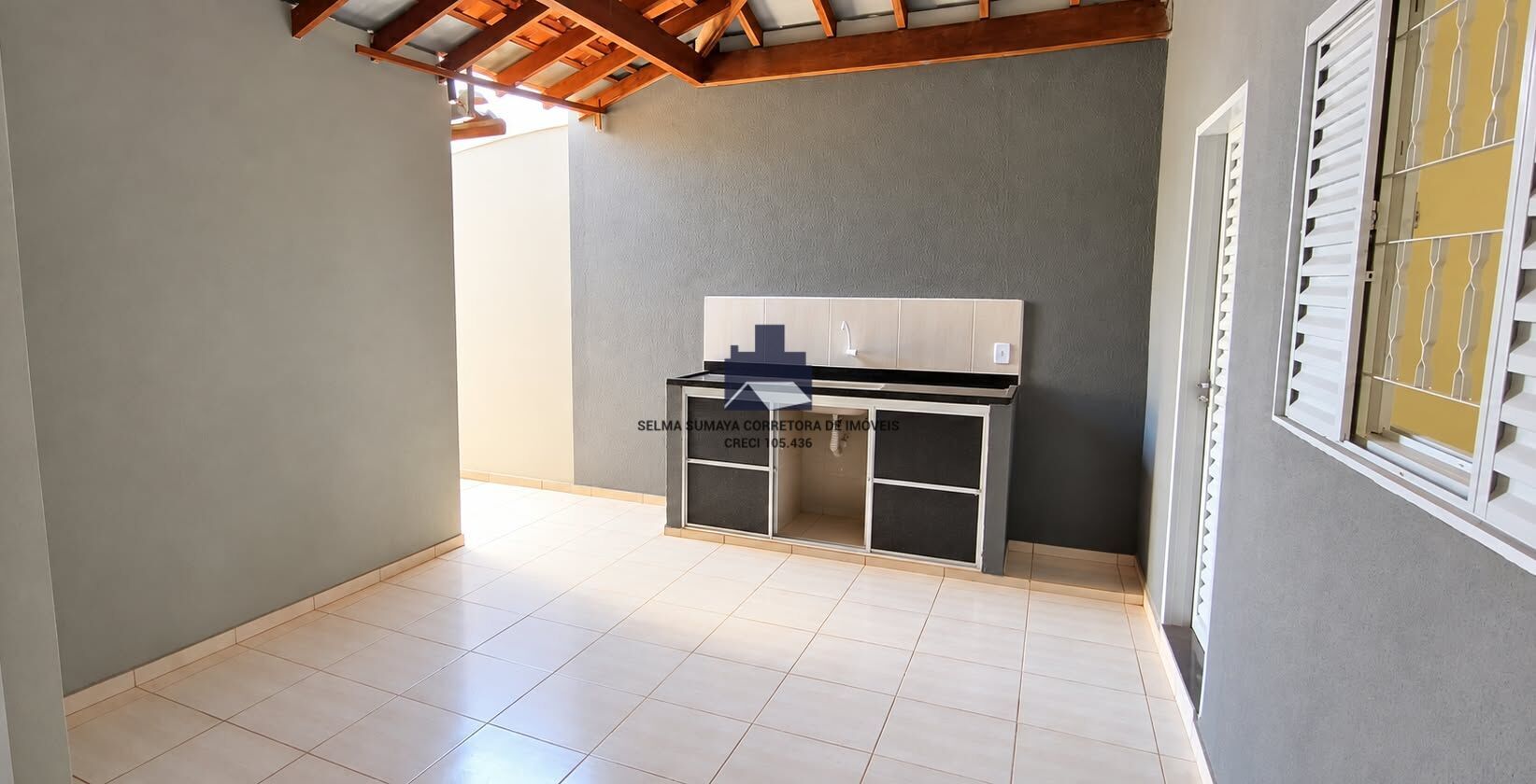 Casa com 2 quartos à venda, 80m² — foto 2 de 11