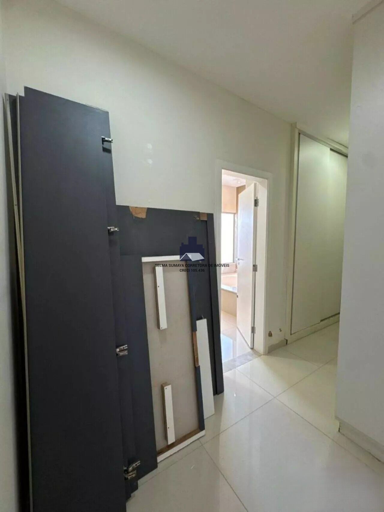 Casa de Condomínio com 3 quartos à venda, 275m² — foto 13 de 18