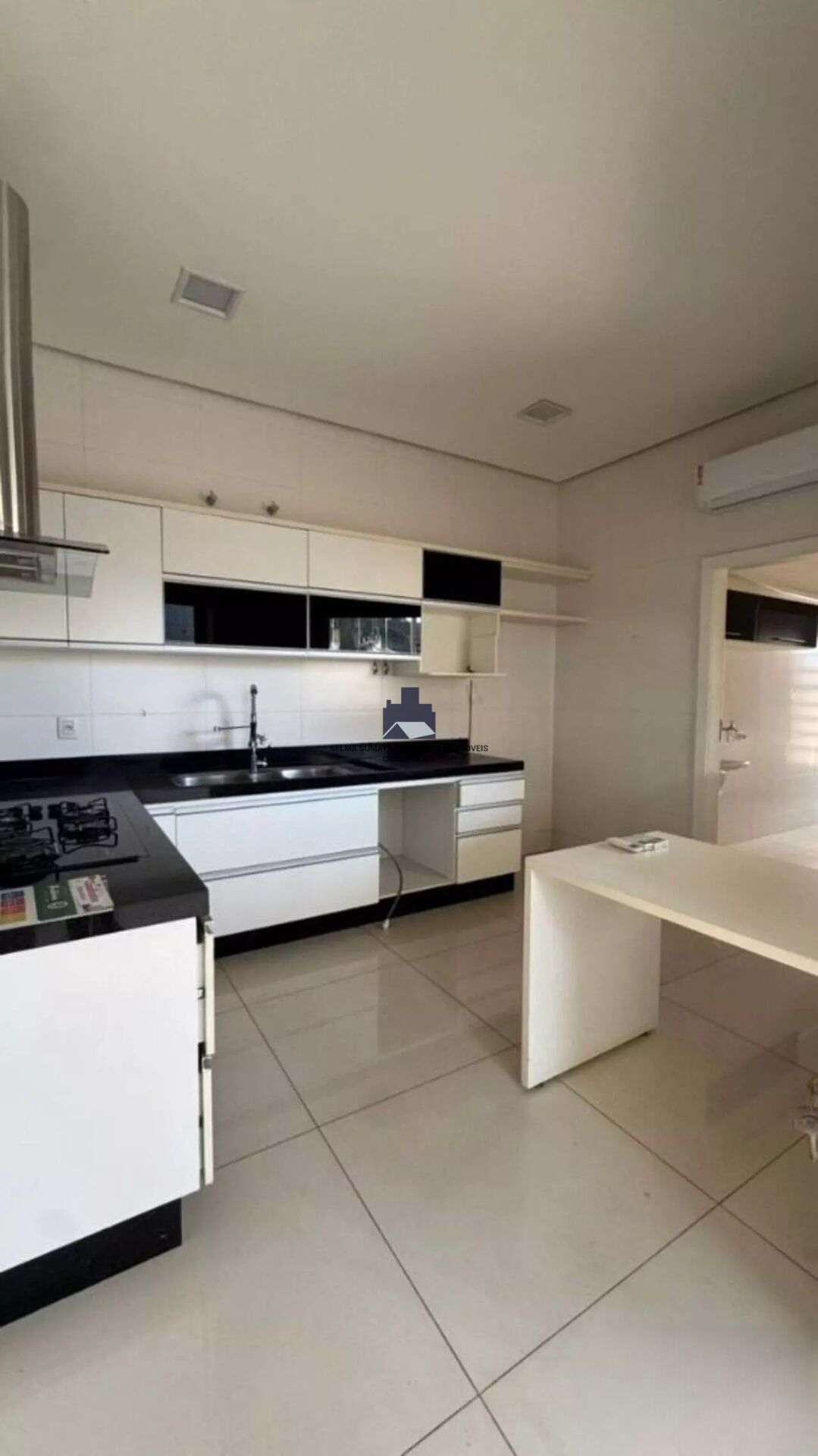 Casa de Condomínio com 3 quartos à venda, 275m² — foto 4 de 18