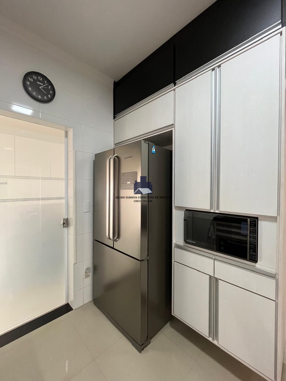 Casa de Condomínio com 3 quartos à venda, 240m² — foto 9 de 35