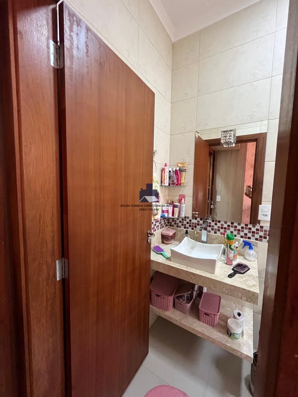 Casa de Condomínio com 3 quartos à venda, 240m² — foto 18 de 35