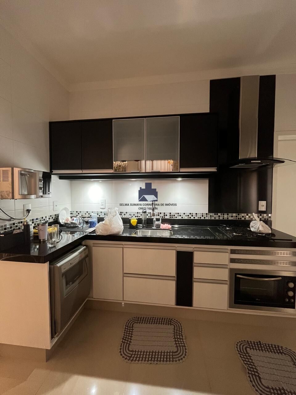 Casa de Condomínio com 3 quartos à venda, 240m² — foto 32 de 35