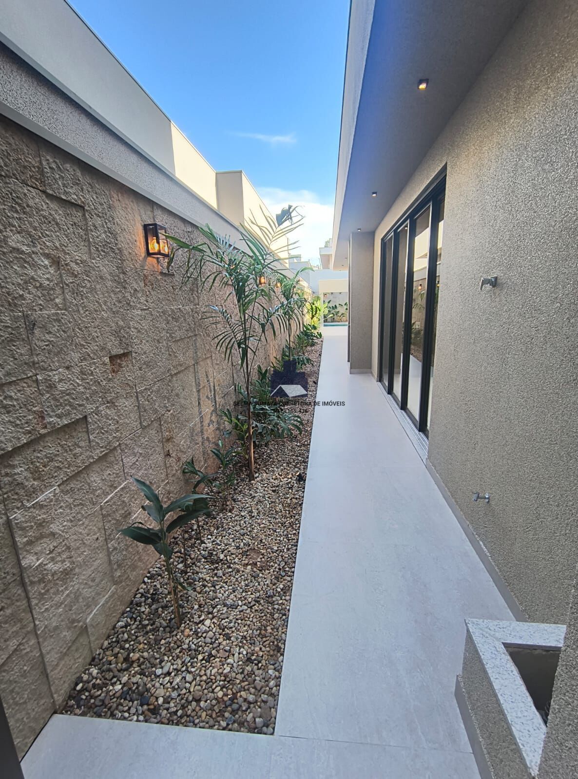 Casa de Condomínio com 4 quartos à venda, 415m² — foto 17 de 34