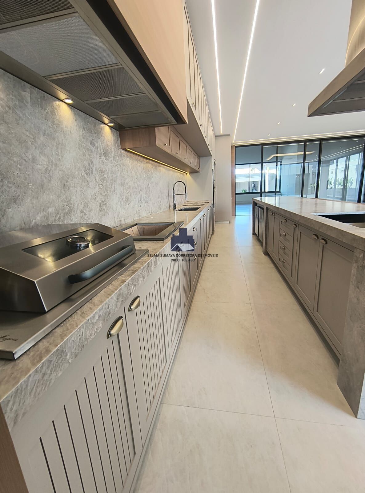 Casa de Condomínio com 4 quartos à venda, 415m² — foto 15 de 34