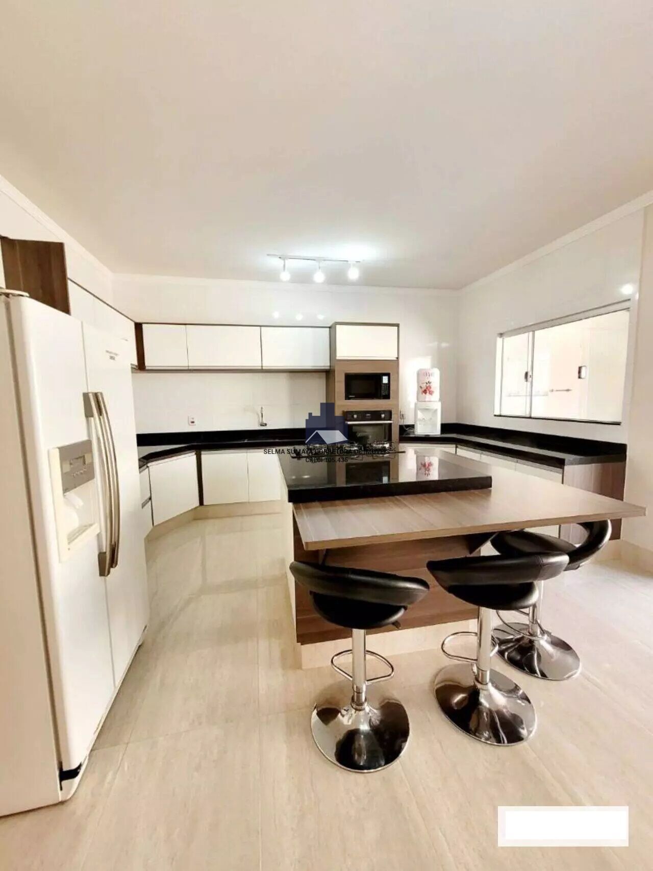 Casa com 3 quartos à venda, 250m² — foto 10 de 22