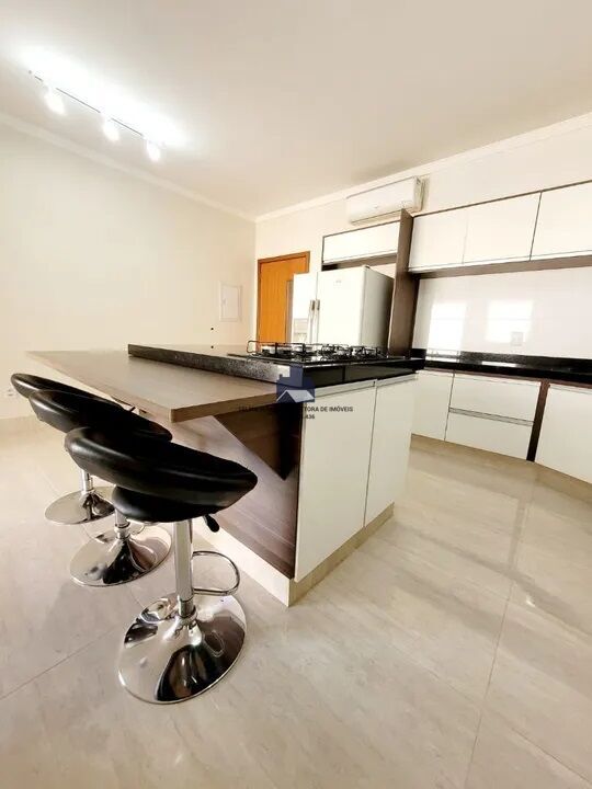 Casa com 3 quartos à venda, 250m² — foto 21 de 22