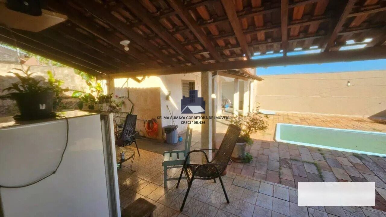 Casa com 3 quartos à venda, 304m² — foto 17 de 20