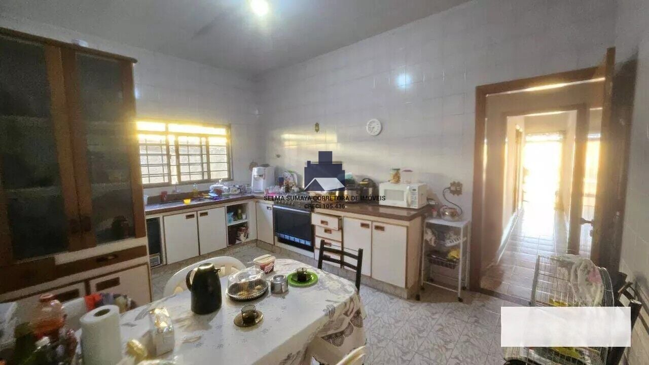 Casa com 3 quartos à venda, 304m² — foto 8 de 20