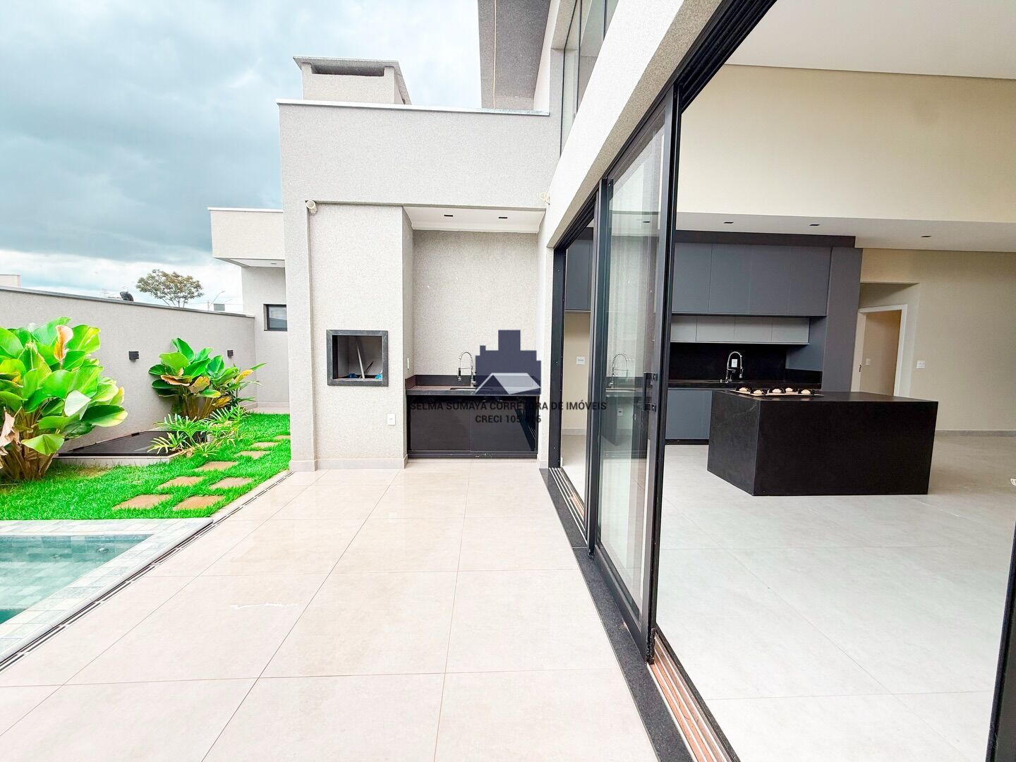 Casa de Condomínio com 3 quartos à venda, 167m² — foto 11 de 18